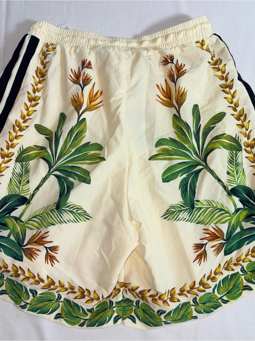 Farm Rio x adidas Cream Tropical Print Women's Shorts - XS floral botanical new - Picture 3 of 8